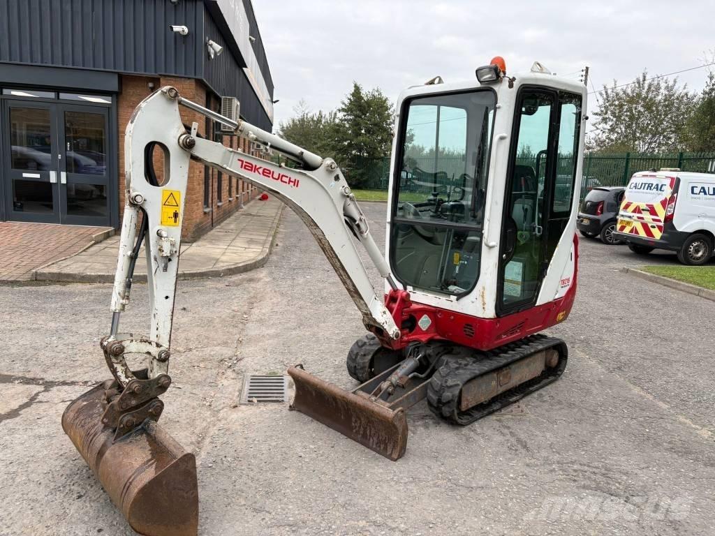 Takeuchi TB 216 حفارات صغيرة أقل من 7 طن (حفارات صغيرة)