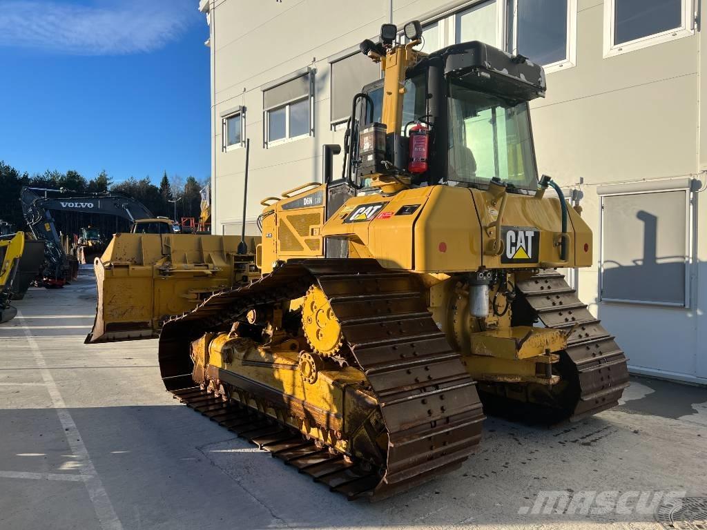CAT D 6 N LGP بلدوزرات مجنزرة