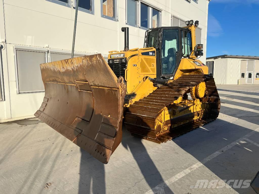 CAT D 6 N LGP بلدوزرات مجنزرة