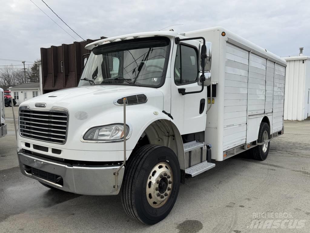 Freightliner M2 شاحنات نقل المشروبات