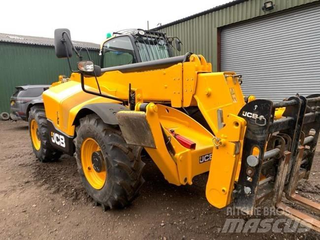 JCB 535-125 مناولات متداخلة