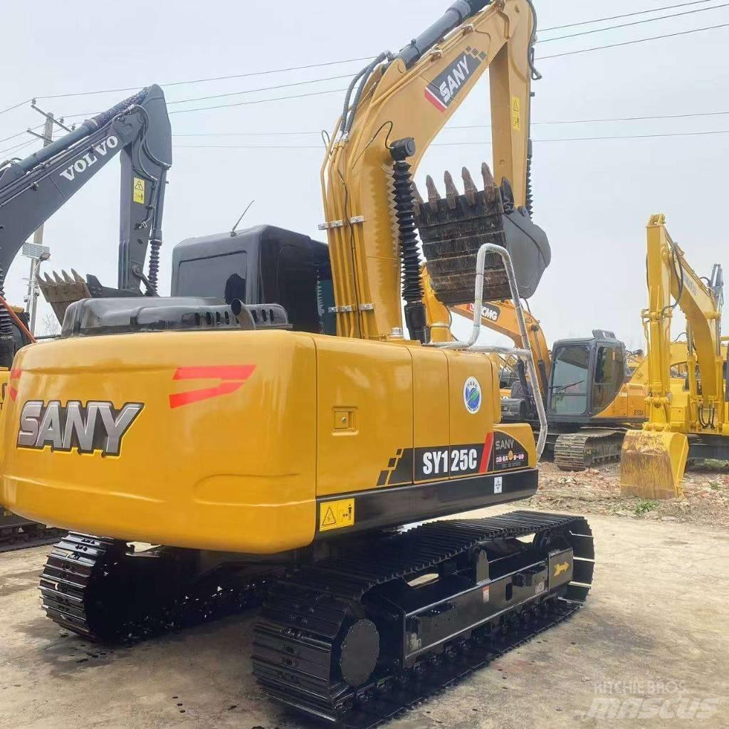 Sany SY 125 C حفارات زحافة