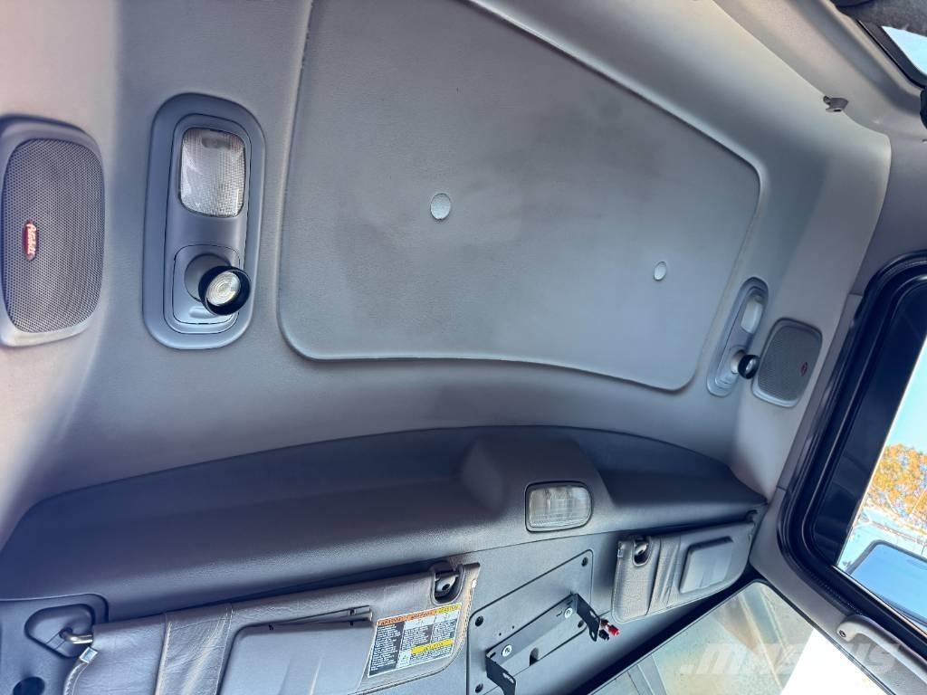 Peterbilt 389 شاحنات قلابة