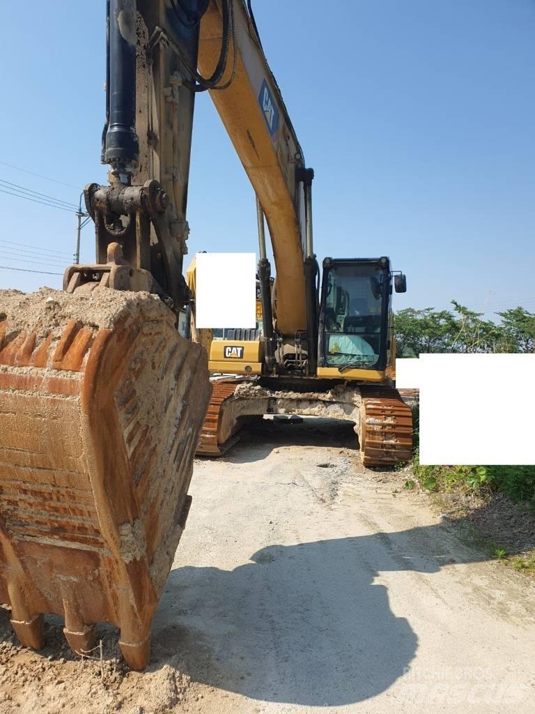 CAT 330F حفارات زحافة