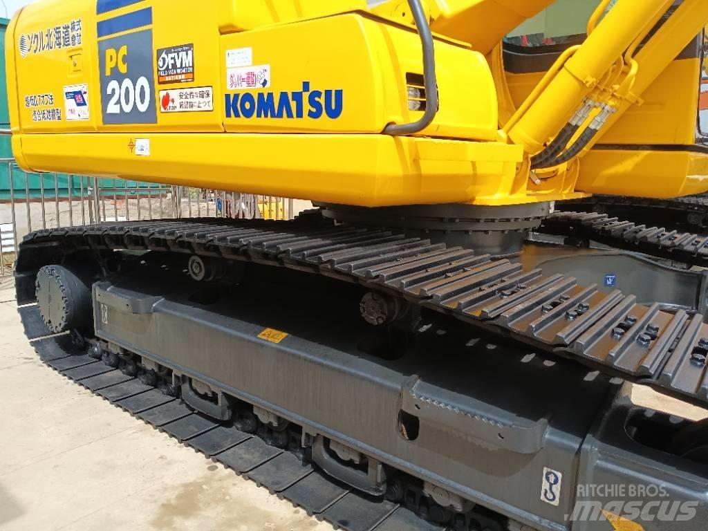 Komatsu PC 200 حفارات زحافة