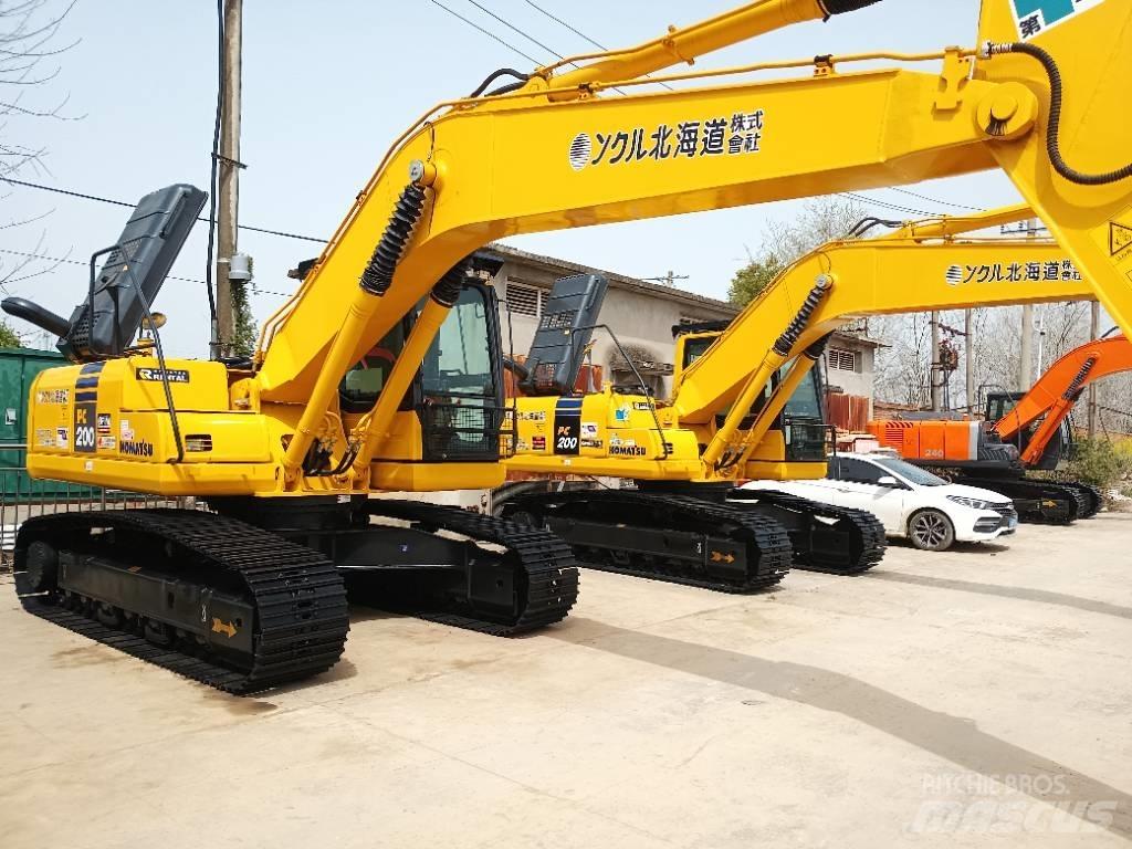 Komatsu PC 200 حفارات زحافة