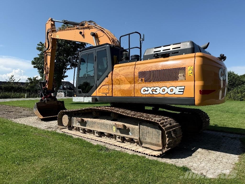 CASE CX 300 E حفارات زحافة