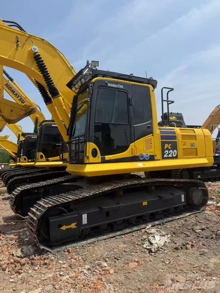 Komatsu 220LC-8 حفارات زحافة