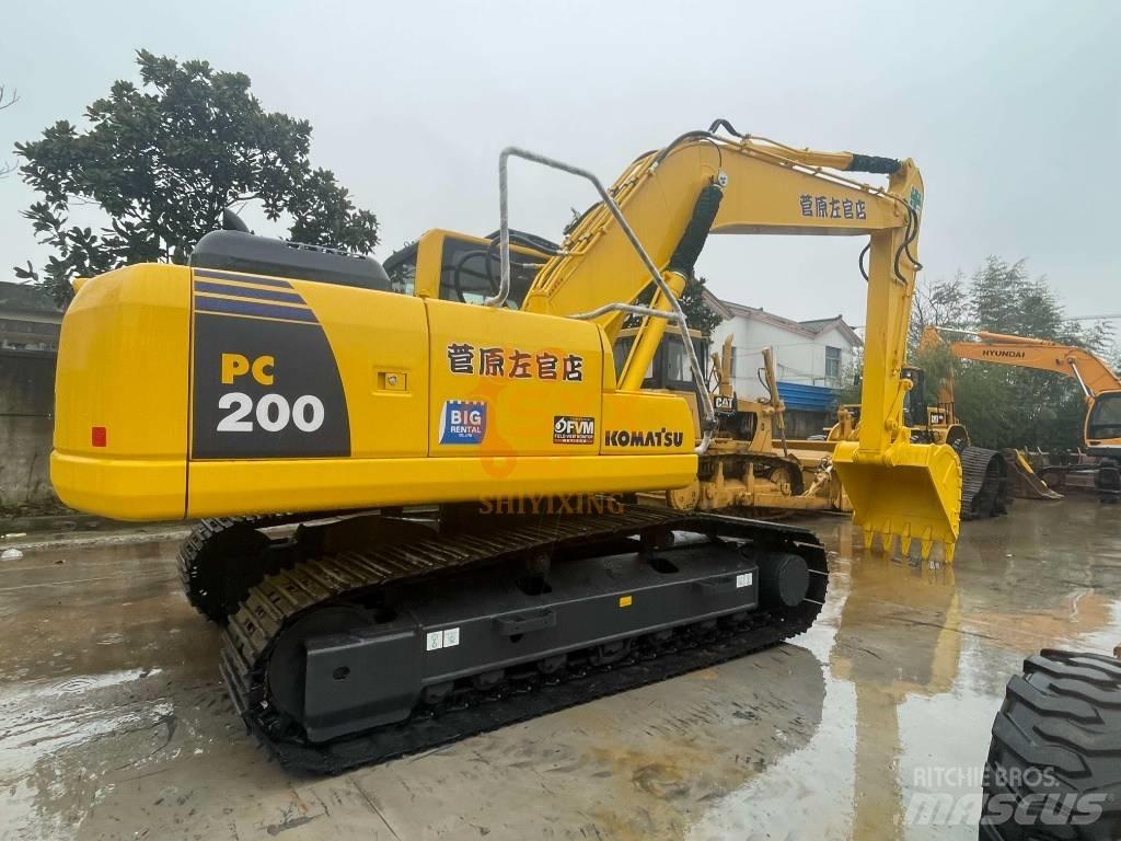 Komatsu PC 200 حفارات زحافة