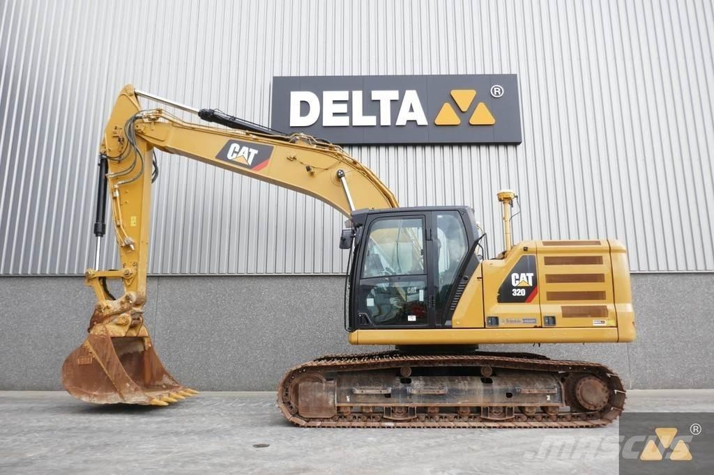 CAT 320 حفارات زحافة