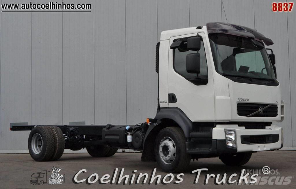 Volvo FL240 شاحنات بمقصورة وهيكل