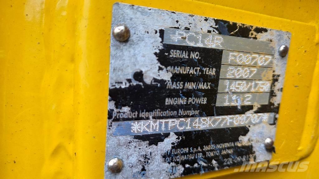 Komatsu PC 14 R حفارات صغيرة أقل من 7 طن (حفارات صغيرة)
