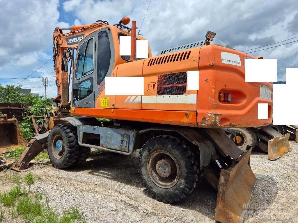 Doosan DX210WA حفارات بعجل