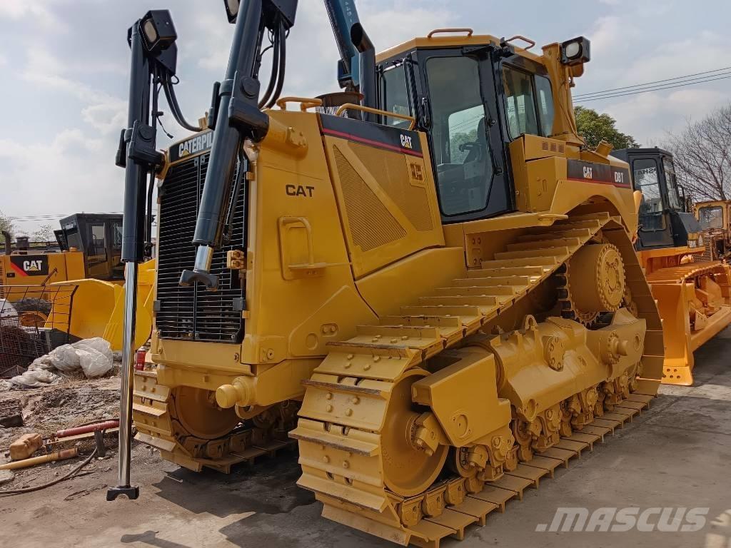 CAT D 8 T بلدوزرات مجنزرة