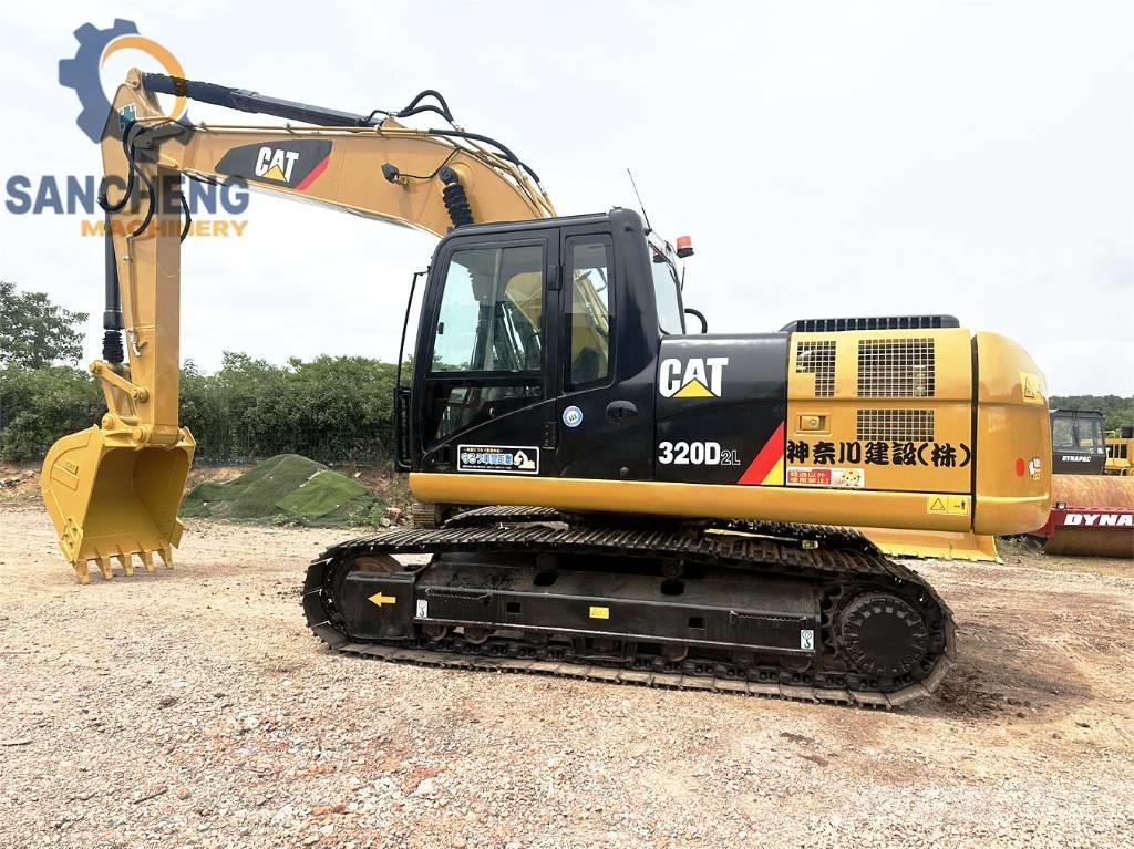CAT 320 D حفارات زحافة