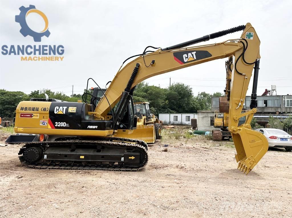 CAT 320 D حفارات زحافة