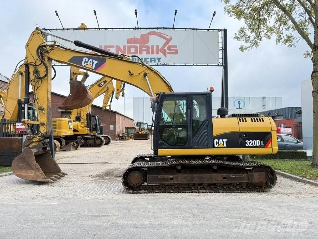 CAT 320DL حفارات زحافة