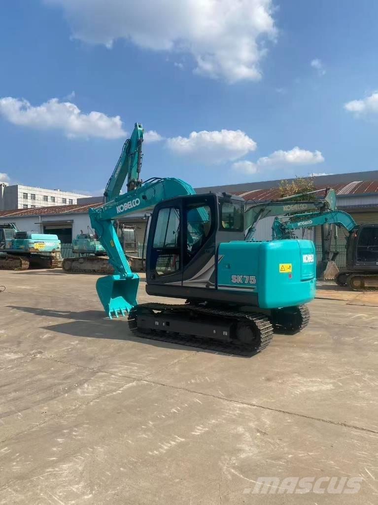 Kobelco SK75-11 حفارات زحافة