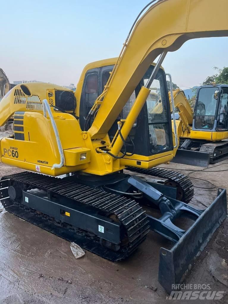 Komatsu PC 60-7 حفارات زحافة