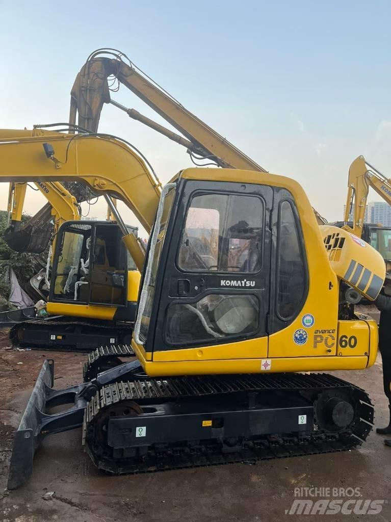 Komatsu PC 60-7 حفارات زحافة