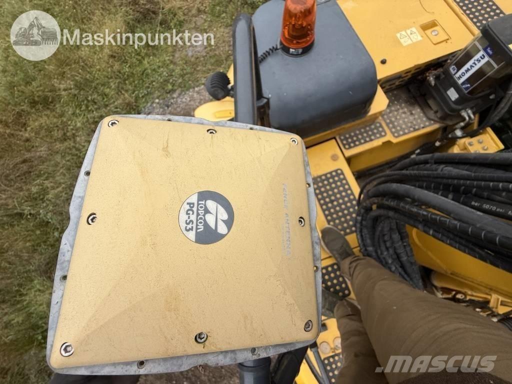 Komatsu PC 138 US-11 حفارات زحافة