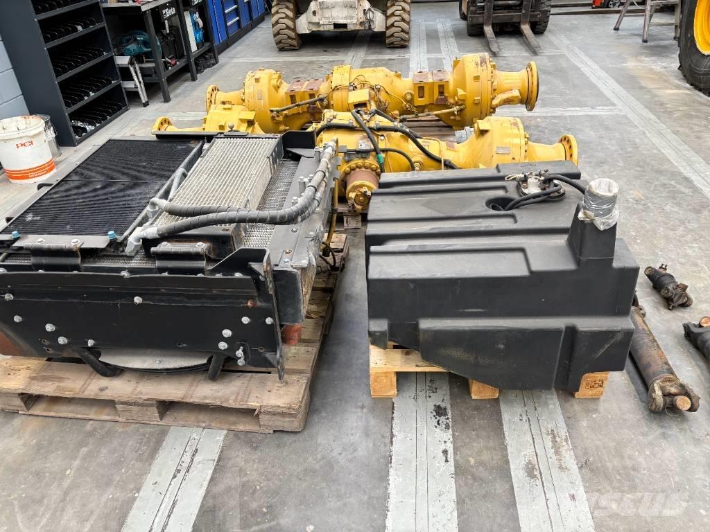 CAT 938 M لوادر بعجل