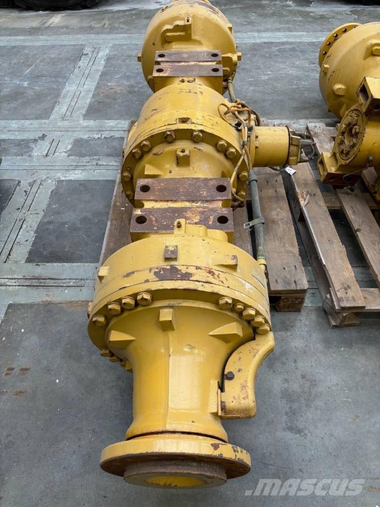 CAT 938 M لوادر بعجل