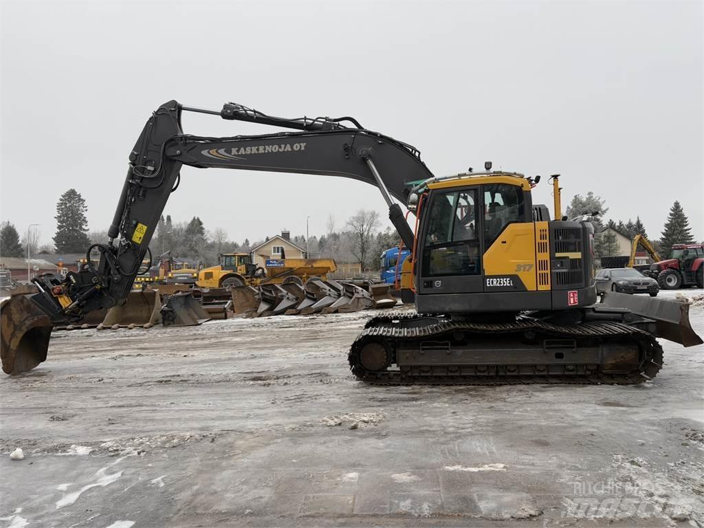 Volvo ECR 235 EL حفارات زحافة