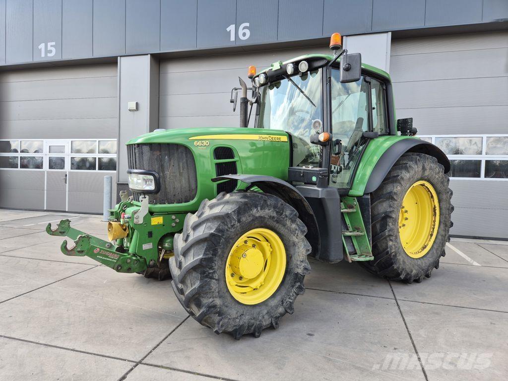 John Deere 6630 الجرارات