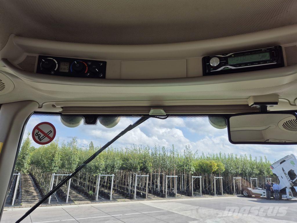 John Deere 6630 الجرارات