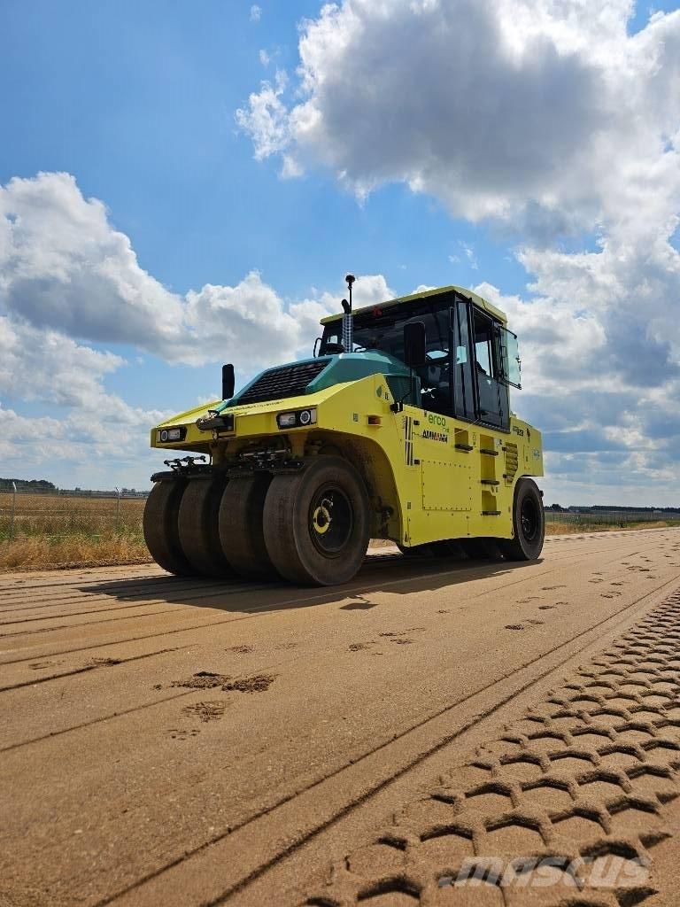 Ammann ART 240 مداحل ذات إطارات هوائية