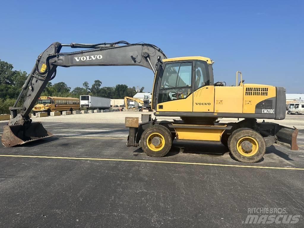 Volvo EW 210 C حفارات بعجل