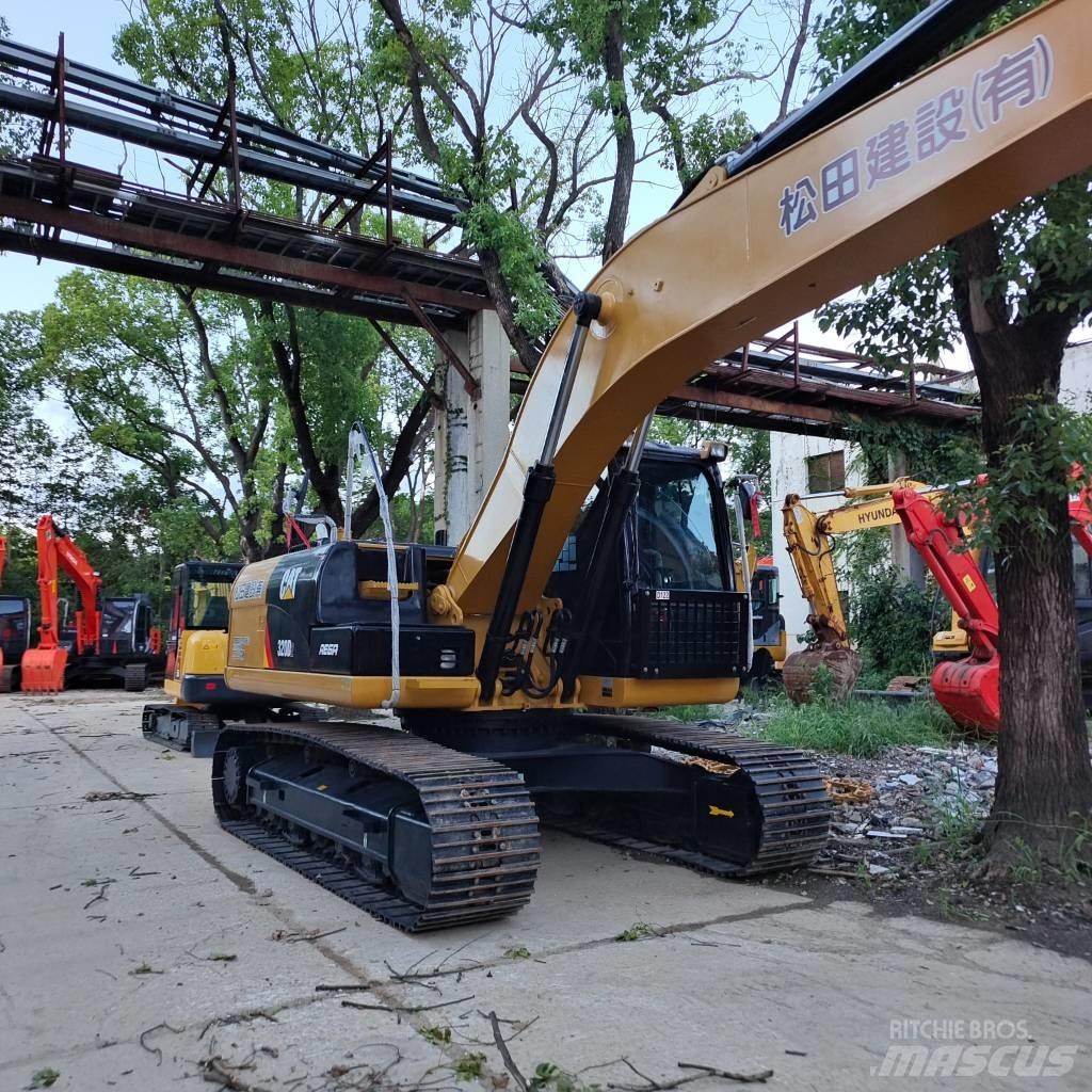 CAT 330 D حفارات زحافة
