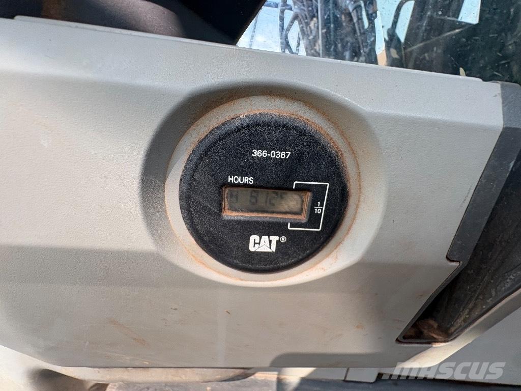 CAT 325 FL CR حفارات زحافة