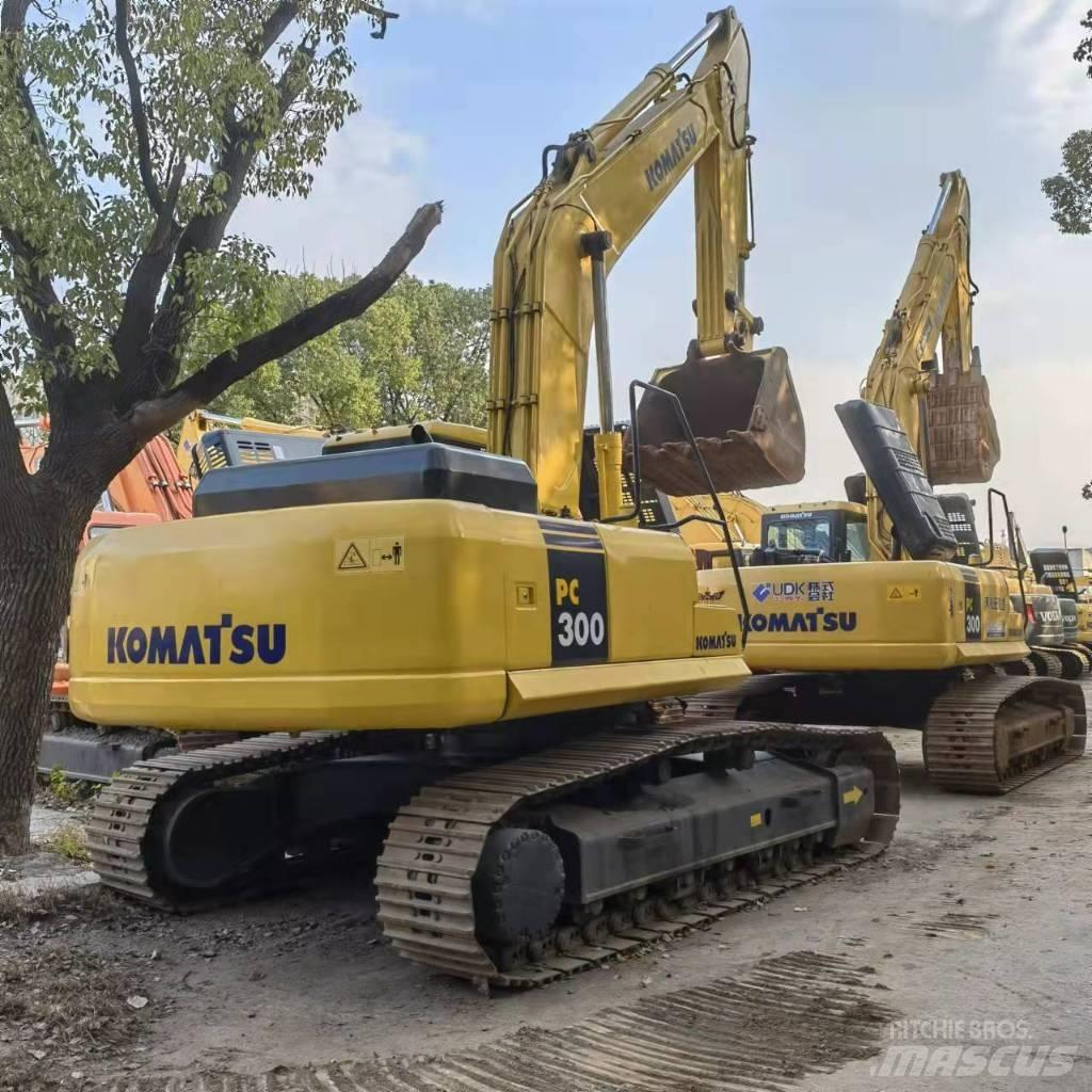 Komatsu PC 300 حفارات زحافة