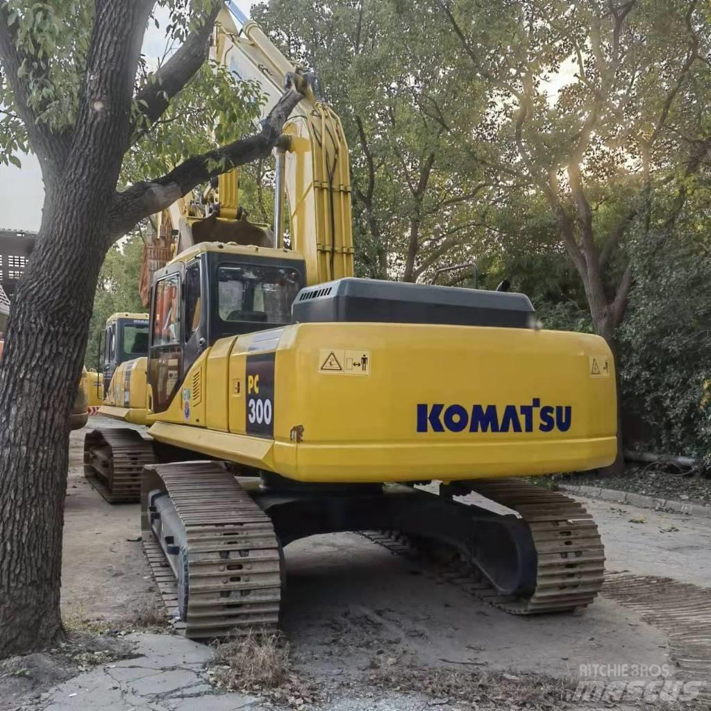 Komatsu PC 300 حفارات زحافة