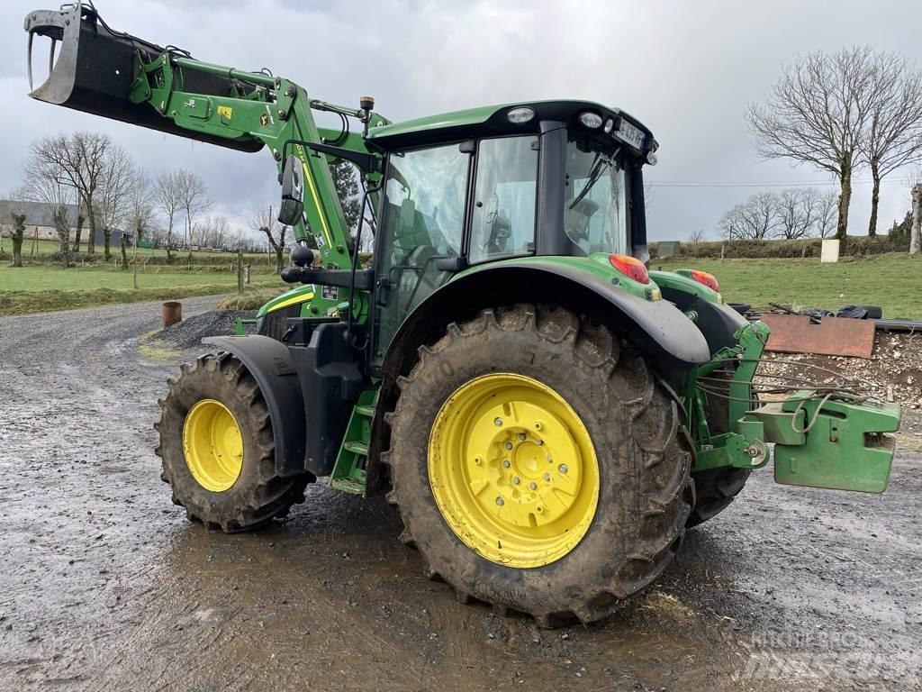 John Deere 6110M الجرارات