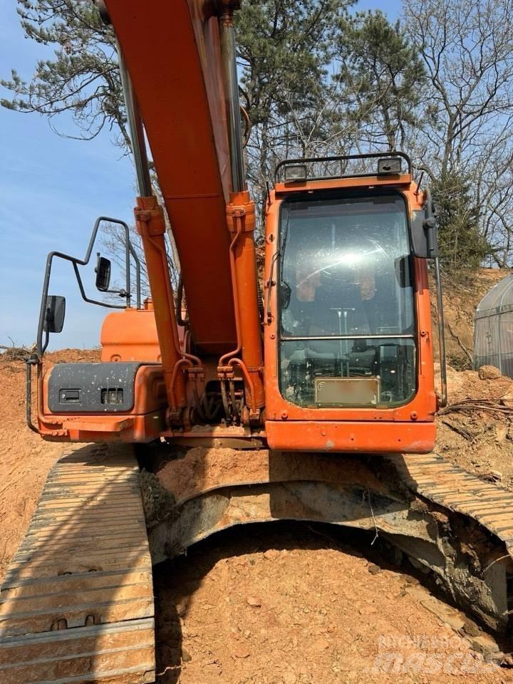 Doosan DX 220 LCA حفارات زحافة