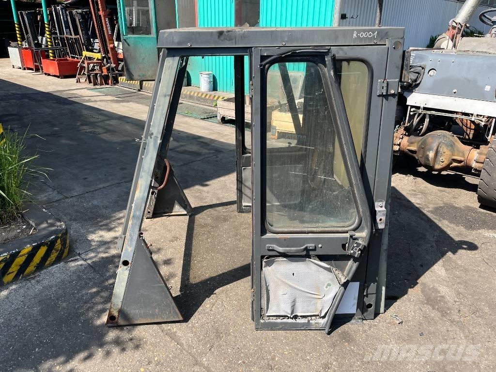 Nissan CABIN W-1038 كابينة والداخلية