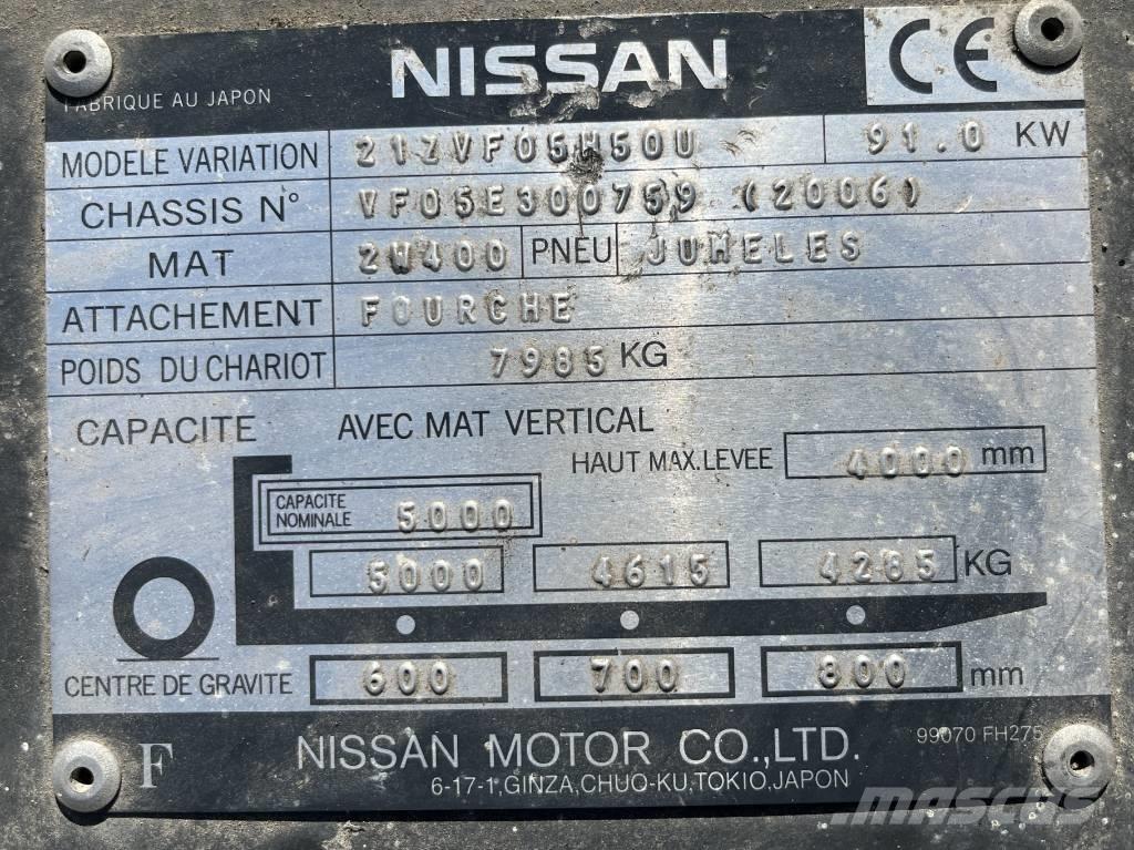 Nissan CABIN W-1038 كابينة والداخلية