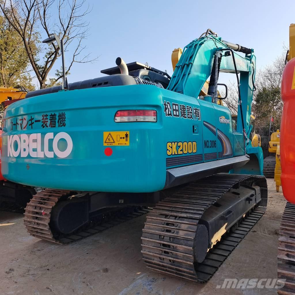 Kobelco SK200-8 حفارات زحافة