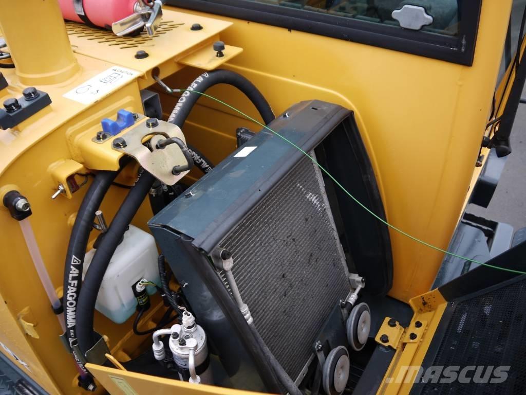 Hyundai R 55W-9A حفارات بعجل