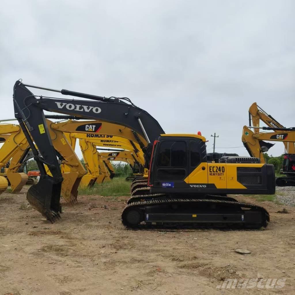 Volvo EC 240 حفارات زحافة