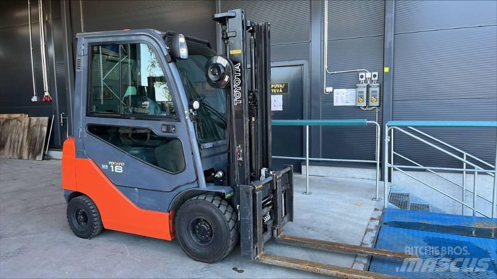 Toyota 02-8 FDF 18 شاحنات الديزل
