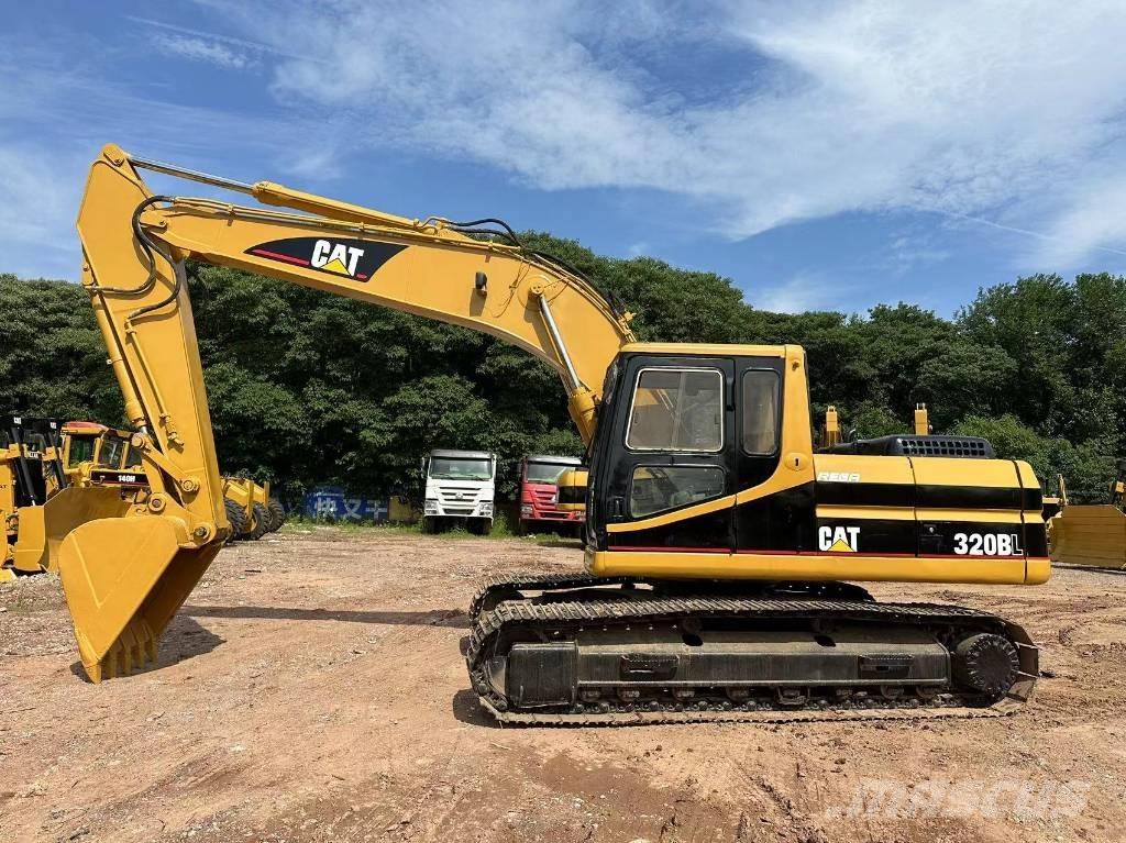 CAT 320 B L حفارات زحافة