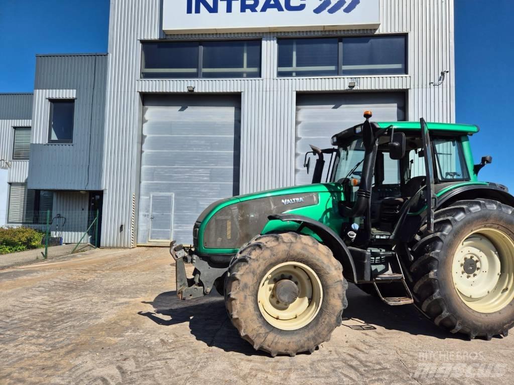 Valtra T 173 H الجرارات
