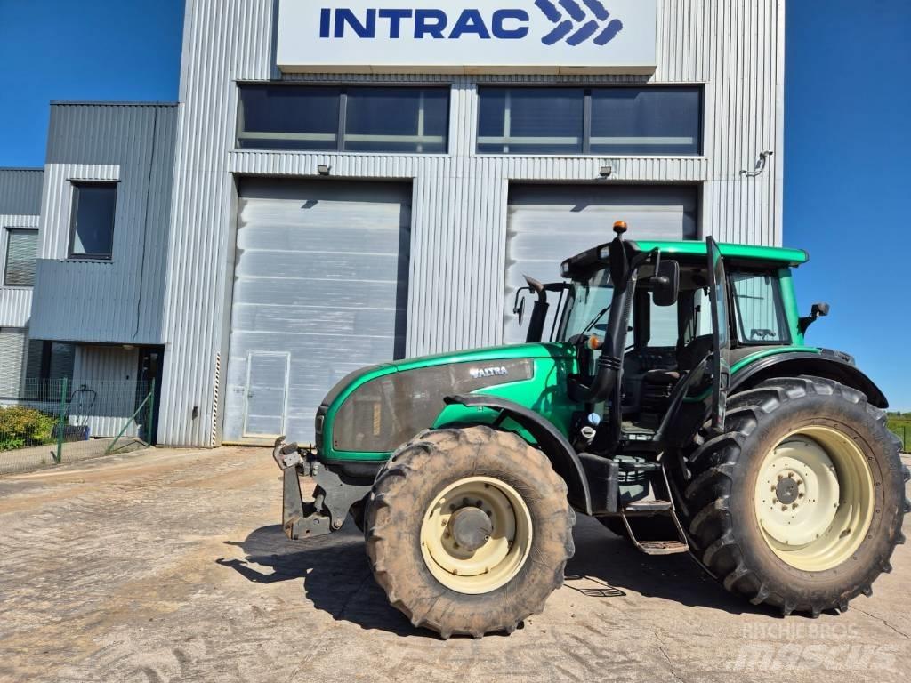 Valtra T 173 H الجرارات