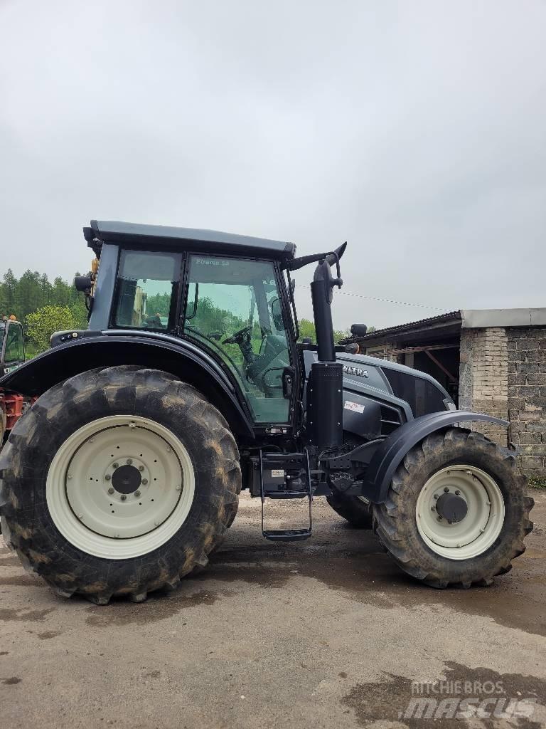 Valtra N 104 الجرارات