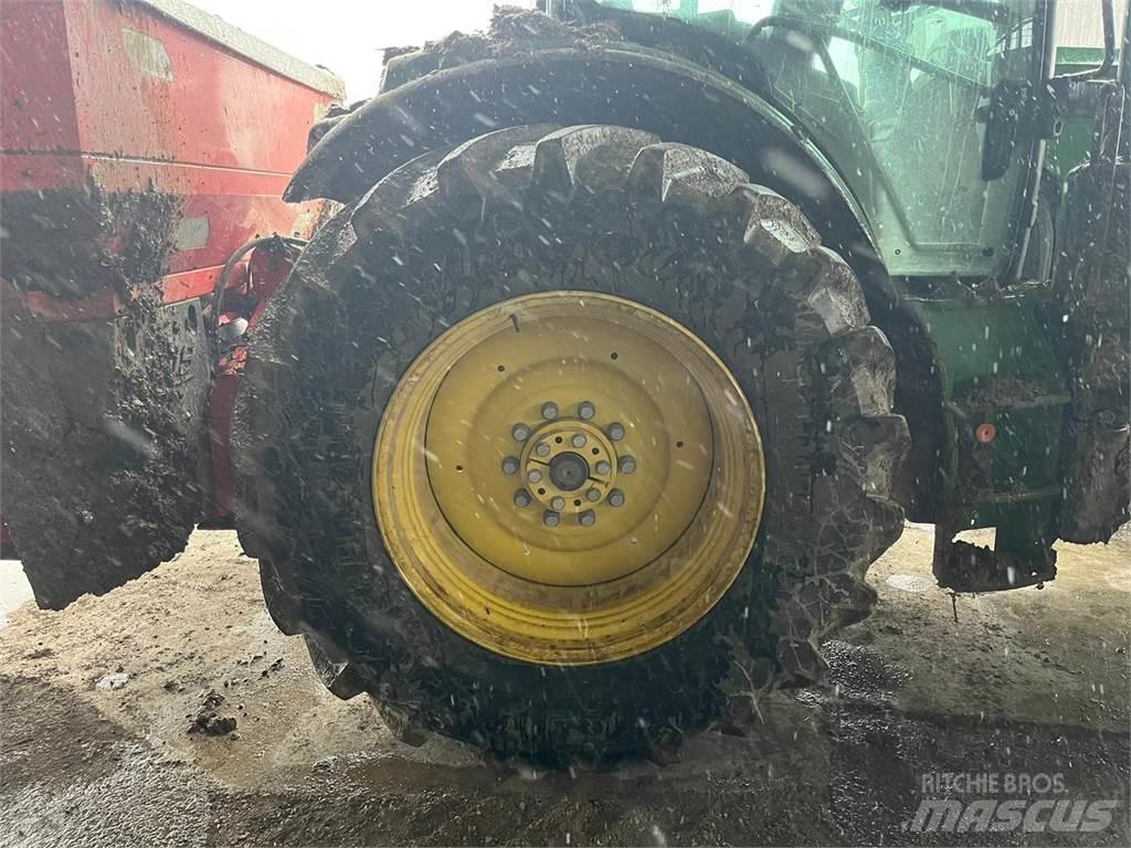 John Deere 6r145 الجرارات