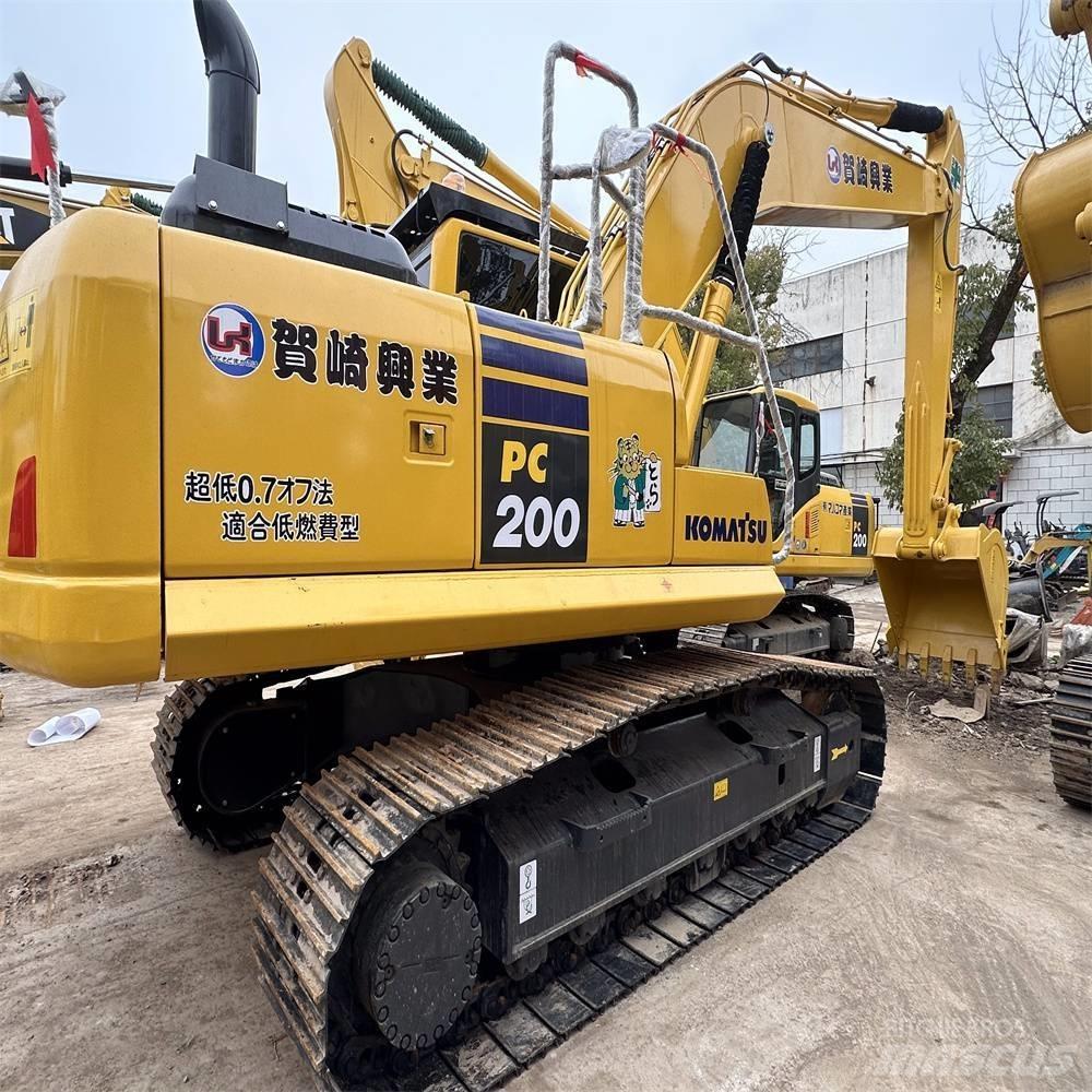 Komatsu PC 200 حفارات زحافة